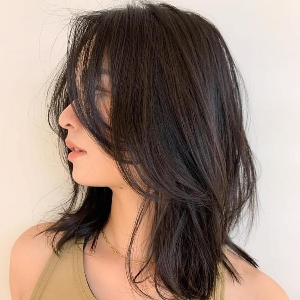 Kiểu tóc lớp ngang vai trẻ trung, năng động