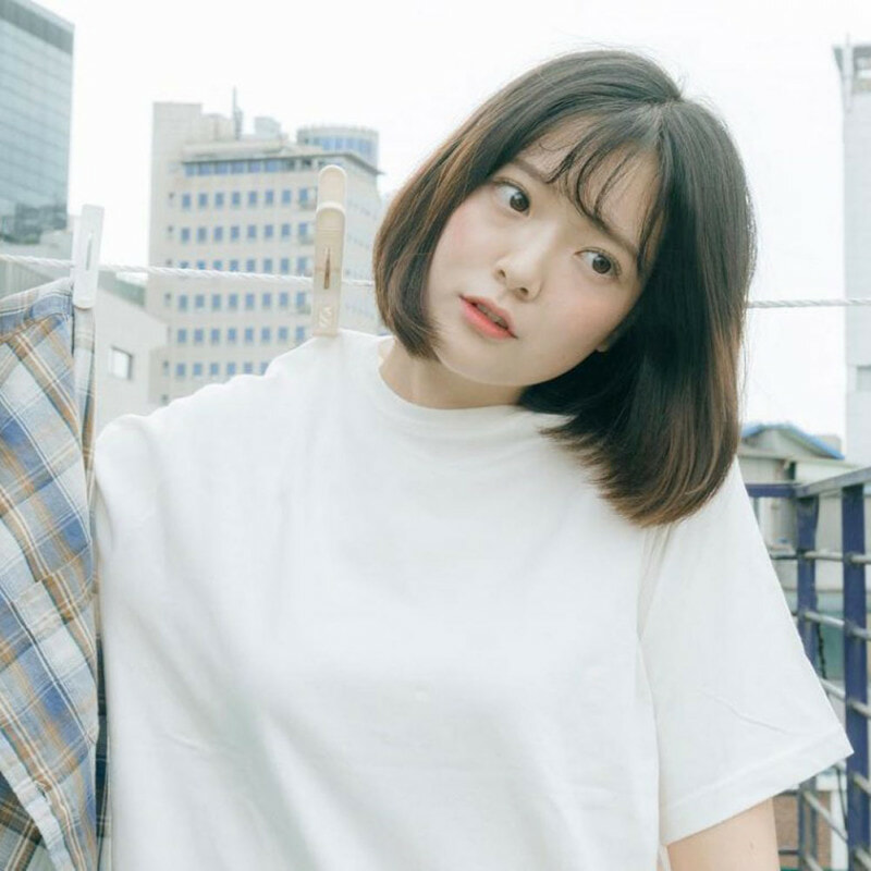 Straight Shoulder-Length Hair