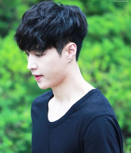 Tóc ngắn uốn xoăn phong cách Hàn Quốc