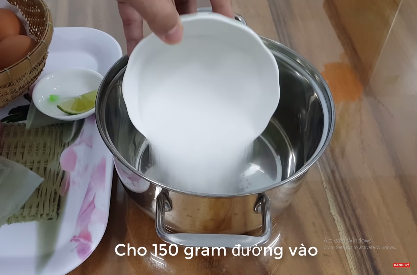 CÃ¡ch lÃ m bÃ¡nh flan ÄÆ¡n giáº£n táº¡i nhÃ  thÆ¡m má»m, khÃ´ng bá» tanh, rá» - 4