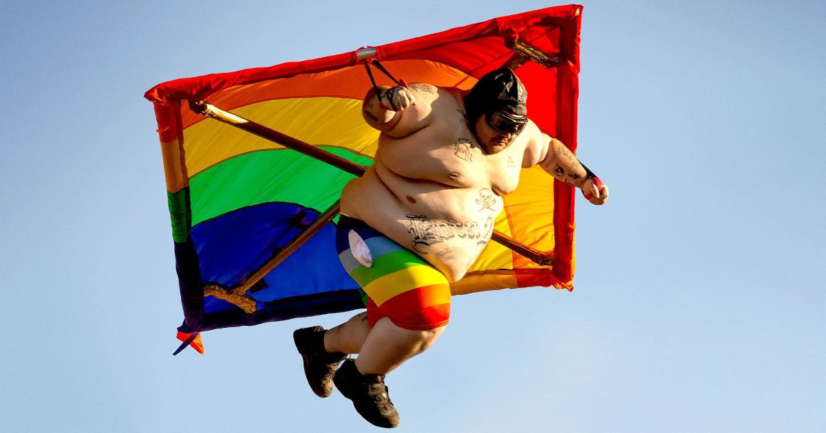 jackass forever zach holmes hang-glider